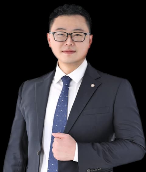 진주공중밀집장소추행변호사 undefined