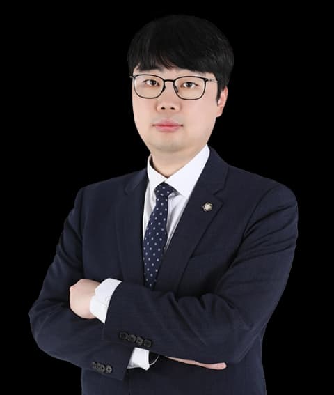 진주공중밀집장소추행변호사 undefined